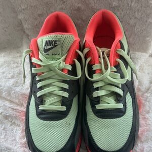 Nike Air Max Sneakers in Mint Green & Coral